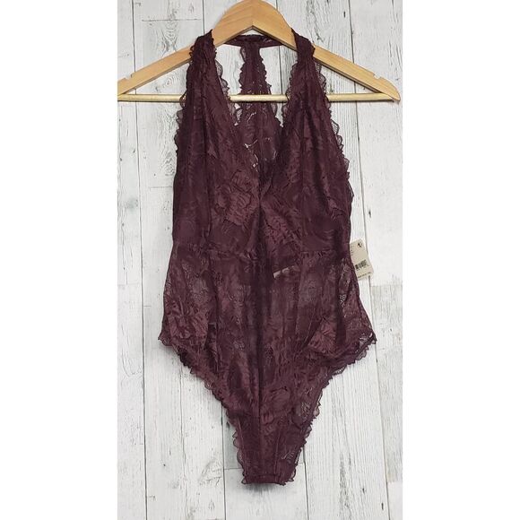 Free People Intimately Everyday Lace Deep V Bodysuit in Plum Jam Sz S NWT - Picture 2 of 7